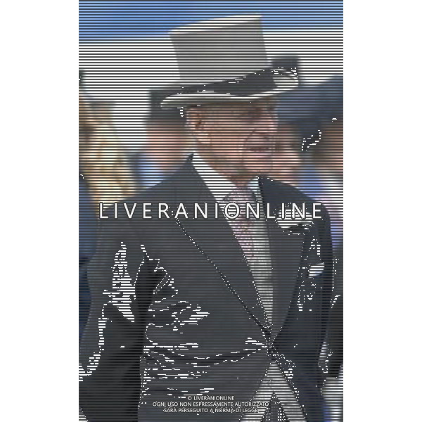 Duke of Edingburh at the Investec Epsom Derby 2012 ©photoshot/Agenzia Aldo Liverani Sas - ITALY ONLY - REALI INGLESI: La famiglia reale e la Regina Elisabetta II d\'inghilterra al Derby, festival equestre a Epsom nel Surrey,, il 2 giugno 2012 nel primo giorno ufficiale delle celebrazioni del Giubileo di Diamante