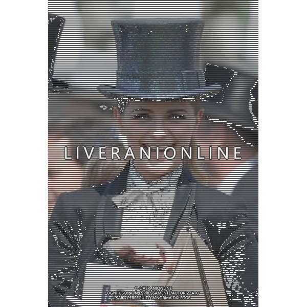 Mischa Barton at the Investec Epsom Derby. 206012 ©photoshot/Agenzia Aldo Liverani Sas - ITALY ONLY - REALI INGLESI: La famiglia reale e la Regina Elisabetta II d\'inghilterra al Derby, festival equestre a Epsom nel Surrey,, il 2 giugno 2012 nel primo giorno ufficiale delle celebrazioni del Giubileo di Diamante
