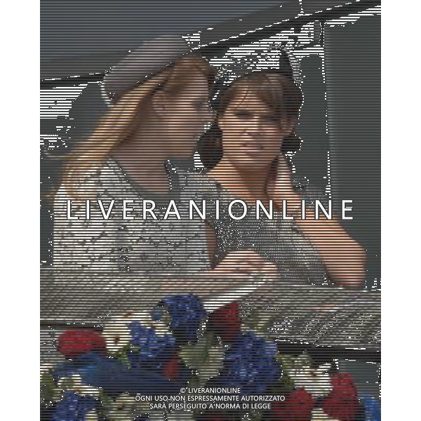 Princess Beatrice \' Princess Eugine at the Investec Epsom Derby. 2-6-12 ©photoshot/Agenzia Aldo Liverani Sas - ITALY ONLY - REALI INGLESI: La famiglia reale e la Regina Elisabetta II d\'inghilterra al Derby, festival equestre a Epsom nel Surrey,, il 2 giugno 2012 nel primo giorno ufficiale delle celebrazioni del Giubileo di Diamante