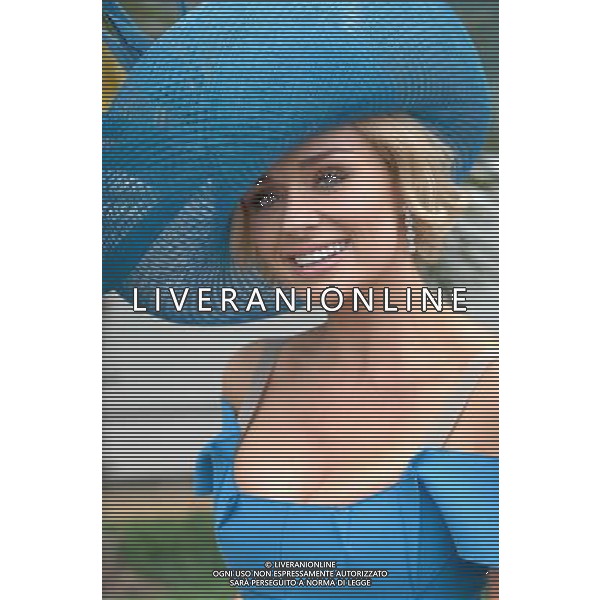 Katherine Jenkins at the Investec Epsom Derby 2-6-12 ©photoshot/Agenzia Aldo Liverani Sas - ITALY ONLY - REALI INGLESI: La famiglia reale e la Regina Elisabetta II d\'inghilterra al Derby, festival equestre a Epsom nel Surrey,, il 2 giugno 2012 nel primo giorno ufficiale delle celebrazioni del Giubileo di Diamante