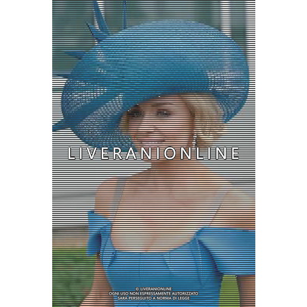 Katherine Jenkins at the Investec Epsom Derby 2-6-12 ©photoshot/Agenzia Aldo Liverani Sas - ITALY ONLY - REALI INGLESI: La famiglia reale e la Regina Elisabetta II d\'inghilterra al Derby, festival equestre a Epsom nel Surrey,, il 2 giugno 2012 nel primo giorno ufficiale delle celebrazioni del Giubileo di Diamante