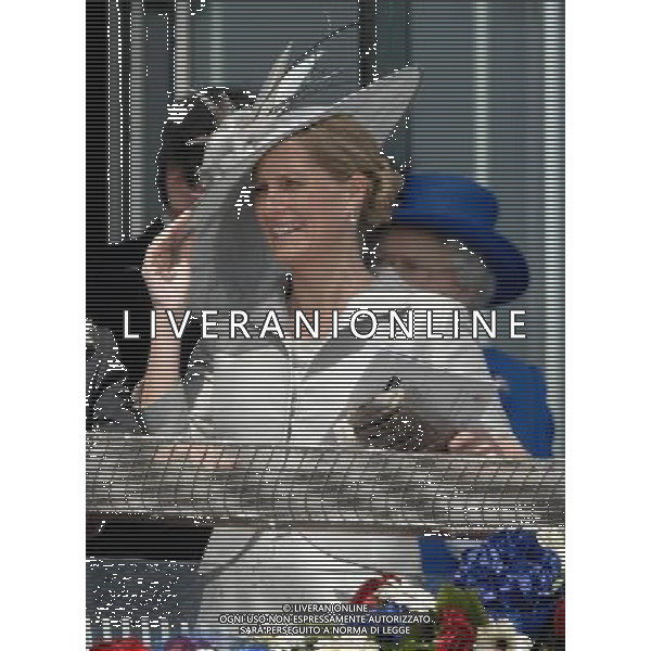Sophie, Countess of Wessex at the Investec Epsom Derby, 2-6-12 ©photoshot/Agenzia Aldo Liverani Sas - ITALY ONLY - REALI INGLESI: La famiglia reale e la Regina Elisabetta II d\'inghilterra al Derby, festival equestre a Epsom nel Surrey,, il 2 giugno 2012 nel primo giorno ufficiale delle celebrazioni del Giubileo di Diamante
