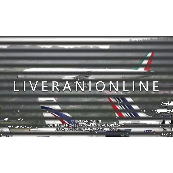 KRAKOW LOTNISKO KRAKOW BALICE 05.06.2012 EURO 2012 PILKA NOZNA REPREZENTACJA WLOCHY PRZYLOT DO POLSKI NZ SAMOLOT WLOCHY REPREZENTACJA ALITALIA FOT MICHAL NOWAK / NEWSPIX.PL CRACOW 05.06.2012 FOOTBALL CRACOW BALICE POLISH AIRPORT ARRIVING OF THE NATIONAL TEAM OF ITALY FOR TRAINING CAMPS IN POLAND DURING THE EURO 2012 AN AEROPLANE OF ITALY TEAM ALITALIA MICHAL NOWAK / NEWSPIX.PL --- Newspix.pl AG ALDO LIVERANI S A S ONLY ITALY *** Local Caption *** www.newspix.pl mail us: info@newspix.pl call us: 0048 022 23 22 222 --- Polish Picture Agency by Ringier Axel Springer Poland