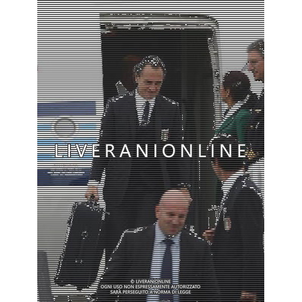 KRAKOW LOTNISKO KRAKOW BALICE 05.06.2012 EURO 2012 PILKA NOZNA REPREZENTACJA WLOCHY PRZYLOT DO POLSKI NZ CESARE PRANDELLI TRENER FOT MICHAL NOWAK / NEWSPIX.PL CRACOW 05.06.2012 FOOTBALL CRACOW BALICE POLISH AIRPORT ARRIVING OF THE NATIONAL TEAM OF ITALY FOR TRAINING CAMPS IN POLAND DURING THE EURO 2012 MICHAL NOWAK / NEWSPIX.PL --- Newspix.pl AG ALDO LIVERANI S A S ONLY ITALY *** Local Caption *** www.newspix.pl mail us: info@newspix.pl call us: 0048 022 23 22 222 --- Polish Picture Agency by Ringier Axel Springer Poland