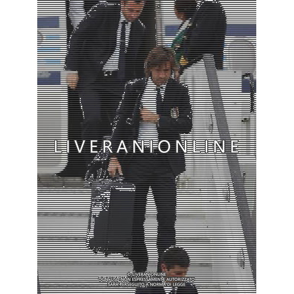 KRAKOW LOTNISKO KRAKOW BALICE 05.06.2012 EURO 2012 PILKA NOZNA REPREZENTACJA WLOCHY PRZYLOT DO POLSKI NZ ANDREA PIRLO FOT MICHAL NOWAK / NEWSPIX.PL CRACOW 05.06.2012 FOOTBALL CRACOW BALICE POLISH AIRPORT ARRIVING OF THE NATIONAL TEAM OF ITALY FOR TRAINING CAMPS IN POLAND DURING THE EURO 2012 MICHAL NOWAK / NEWSPIX.PL --- Newspix.pl AG ALDO LIVERANI S AS ONLY ITALY *** Local Caption *** www.newspix.pl mail us: info@newspix.pl call us: 0048 022 23 22 222 --- Polish Picture Agency by Ringier Axel Springer Poland