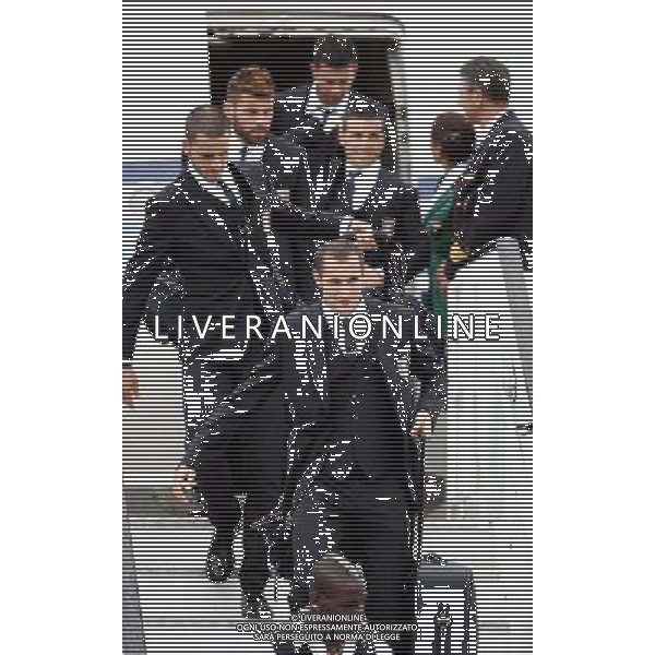 KRAKOW LOTNISKO KRAKOW BALICE 05.06.2012 EURO 2012 PILKA NOZNA REPREZENTACJA WLOCHY PRZYLOT DO POLSKI NZ GIORGIO CHIELLINI FABIO BORINI ANTONIO NOCERINO FOT MICHAL NOWAK / NEWSPIX.PL CRACOW 05.06.2012 FOOTBALL CRACOW BALICE POLISH AIRPORT ARRIVING OF THE NATIONAL TEAM OF ITALY FOR TRAINING CAMPS IN POLAND DURING THE EURO 2012 MICHAL NOWAK / NEWSPIX.PL --- Newspix.pl AG ALDO LIVERANI S AS ONLY ITALY *** Local Caption *** www.newspix.pl mail us: info@newspix.pl call us: 0048 022 23 22 222 --- Polish Picture Agency by Ringier Axel Springer Poland