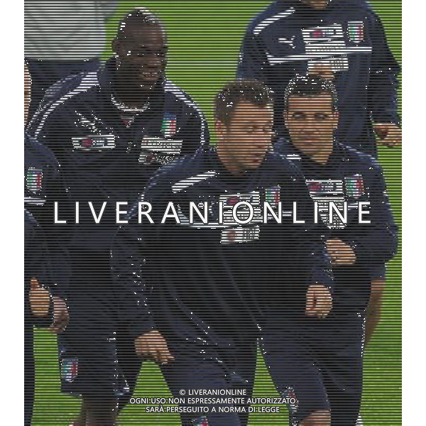 Campionati Europei UEFA 2012 Polonia/Ucraina Cracovia (Polonia) - 05.06.2012 Allenamento Nazionale Italiana Nella Foto:di natale e balotelli scherzano con cassano /Ph.Vitez-Ag. Aldo Liverani