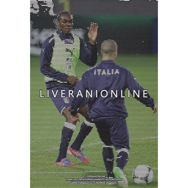 KRAKOW STADION MIEJSKI CRACOVIA 05.06.2012 EURO 2012 PILKA NOZNA REPREZENTACJA WLOCHY TRENING NZ ANGELO OGBONNA FOT MICHAL NOWAK / NEWSPIX.PL CRACOW 05.06.2012 FOOTBALL EURO 2012 OFFICIAL TRAINING SESSION OF ITALY NATIONAL TEAM MICHAL NOWAK / NEWSPIX.PL --- Newspix.pl AG ALDO LIVERANI S A S ONLY ITALY *** Local Caption *** www.newspix.pl mail us: info@newspix.pl call us: 0048 022 23 22 222 --- Polish Picture Agency by Ringier Axel Springer Poland