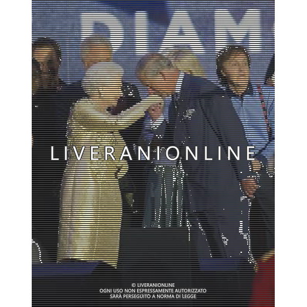 (1731115et) Queen Elizabeth II, Camilla Duchess of Cornwall and Prince Charles The Queen\'s Diamond Jubilee, Concert at Buckingham Palace, London, Britain - 04 Jun 2012 ©photoshot/AGENZIA ALDO LIVERANI SAS - ITALY ONLY - REALI INGLESI: La Regina Elisabetta II d\'inghilterra e la famiglia reale durante le celebrazioni del Giubileo di diamante