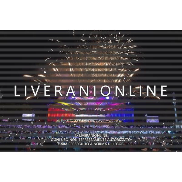 (1731115dt) Fireworks The Queen\'s Diamond Jubilee, Concert at Buckingham Palace, London, Britain - 04 Jun 2012 ©photoshot/AGENZIA ALDO LIVERANI SAS - ITALY ONLY - REALI INGLESI: La Regina Elisabetta II d\'inghilterra e la famiglia reale durante le celebrazioni del Giubileo di diamante