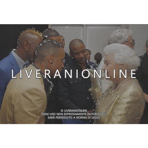 Queen Elizabeth II meets JLS backstage at The Diamond Jubilee Concert outside Buckingham Palace, London. Picture date: Monday June 4 , 2012. ©photoshot/AGENZIA ALDO LIVERANI SAS - ITALY ONLY - REALI INGLESI: La Regina Elisabetta II d\'inghilterra e la famiglia reale durante le celebrazioni del Giubileo di diamante