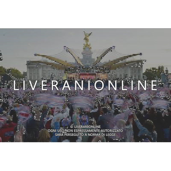  Queens Jubilee Celebrations General Views ©photoshot/AGENZIA ALDO LIVERANI SAS - ITALY ONLY - REALI INGLESI: La Regina Elisabetta II d\'inghilterra e la famiglia reale durante le celebrazioni del Giubileo di diamante