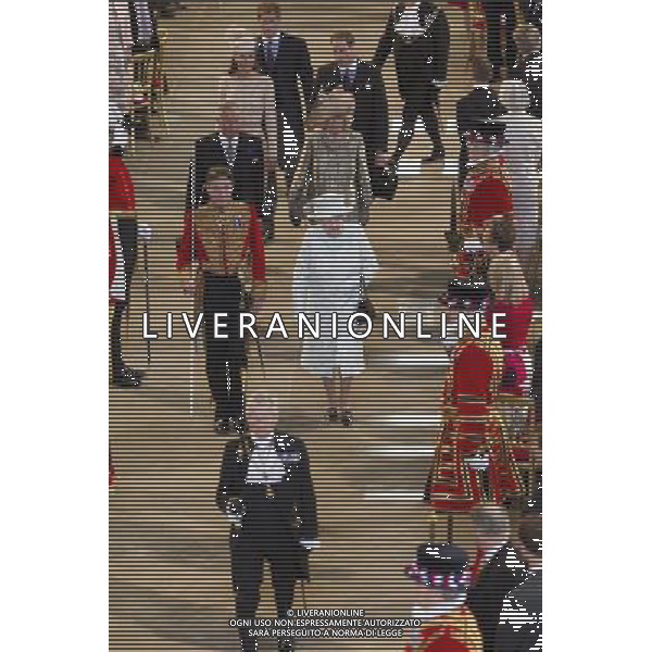 (1732565r) Queen Elizabeth II, Prince Charles and Camilla, Duchess of Cornwall, Catherine, Duchess of Cambridge and Prince William and Prince Harry The Queen\'s Diamond Jubilee, Westminster Hall Lunch, London, Britain - 05 Jun 2012 ©photoshot/AGENZIA ALDO LIVERANI SAS - ITALY ONLY - REALI INGLESI: La Regina Elisabetta II d\'inghilterra e la famiglia reale durante le celebrazioni del Giubileo di diamante
