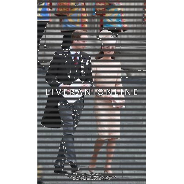 (120606) -- LONDON, June 6, 2012 () --Prince William and the Duchess of Cambridge leave the St. Paul\'s Cathedral in London, Britain, June 5, 2012. The four-day Diamond Jubilee celebrating the Queen\'s 60 years on the throne culminated with a day of celebrations in central London on Tuesday. (/Xiang Mei)(srb) ©photoshot/AGENZIA ALDO LIVERANI SAS - ITALY ONLY - REALI INGLESI: La Regina Elisabetta II d\'inghilterra e la famiglia reale durante le celebrazioni del Giubileo di diamante
