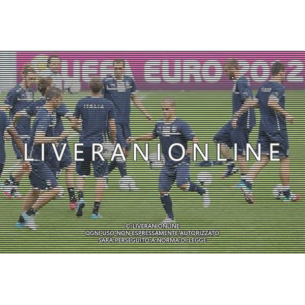 KRAKOW 07.06.2012 TRENING REPREZENTACJI WLOCH N/Z. SEBASTIAN GIOVINCO FOTO: TOMASZ MARKOWSKI / NEWSPIX --- Newspix.pl Italian team training /AG ALDO LIVERANI SAS - ITALY ONLY - *** Local Caption *** .