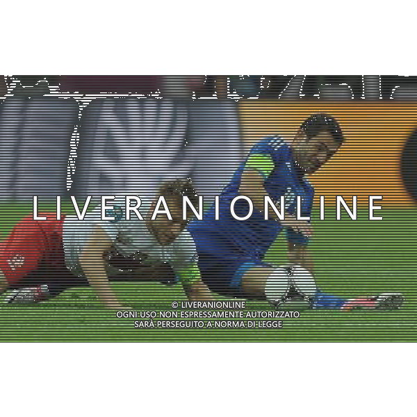 Campionati Europei UEFA 2012 Polonia/Ucraina Gruppo A Varsavia (Polonia) - 08.06.2012 Polonia-Grecia Nella Foto:karagounis blaszczykowski /Ph.Vitez-Ag. Aldo Liverani