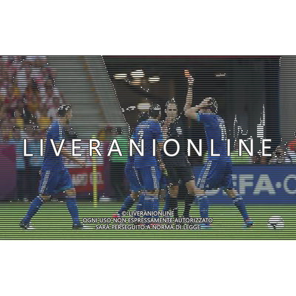 09.04.2012, Poznan, MISTRZOSTWA EUROPY W PILCE NOZNEJ UEFA EURO 2012 POLSKA VS GRECJA POLAND VS GREECE , N Z SEDZIA CARLOS VELASCO CARBALLO , SOKRATIS PAPASTATHOPOULOS (GRE) CZERWONA KARTKA RED CARD, FOT. ADAM JASTRZEBOWSKI / NEWSPIX.PL --- Newspix.pl /AGENZIA ALDO LIVERANI SAS - ITALY ONLY - EDITORIAL USE ONLY Polonia - Grecia Campionati Europei UEFA 2012 Polonia/Ucraina Gruppo A Varsavia (Polonia) 08/06/2012 *** Local Caption *** www.newspix.pl mail us: info@newspix.pl call us: 0048 022 23 22 222 --- Polish Picture Agency by Ringier Axel Springer Poland