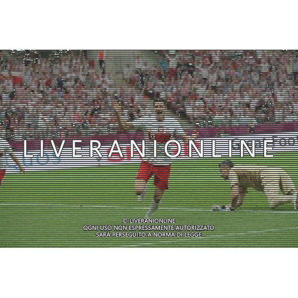 WARSZAWA 08.06.2012 MECZ MISTRZOSTWA EUROPY 2012 GRUPA A: POLSKA - GRECJA --- UEFA EURO 2012 CHAMPIONSHIP GROUP A MATCH IN WARSAW: POLAND - GREECE ROBERT LEWANDOWSKI BRAMKA GOL RADOSC FOT. PIOTR KUCZA/NEWSPIX.PL --- Newspix.pl /AGENZIA ALDO LIVERANI SAS - ITALY ONLY - EDITORIAL USE ONLY Polonia - Grecia Campionati Europei UEFA 2012 Polonia/Ucraina Gruppo A Varsavia (Polonia) 08/06/2012 *** Local Caption *** www.newspix.pl mail us: info@newspix.pl call us: 0048 022 23 22 222 --- Polish Picture Agency by Ringier Axel Springer Poland