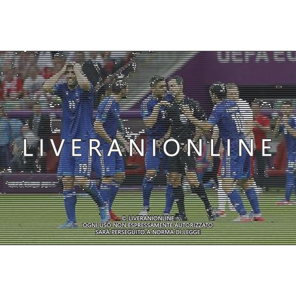 WARSZAWA 08/06/2012 STADION NARODOWY WARSZAWA EURO 2012 PILKA NOZNA MECZ OTWARCIA POLSKA GRECJA FOOTBALL EURO 2012 OPENING MATCH POLAND GREECE N/Z (L) SOKRATIS PAPASTATHOPOULOS GIANNIS MANIATIS GIORGOS KARAGOUNIS CARLOS VELASCO CARBALLO CZERWONA KARTKA FOTO KAMIL KRASZEWSKI APPA/NEWSPIX.PL --- Newspix.pl /AGENZIA ALDO LIVERANI SAS - ITALY ONLY - EDITORIAL USE ONLY Polonia - Grecia Campionati Europei UEFA 2012 Polonia/Ucraina Gruppo A Varsavia (Polonia) 08/06/2012 *** Local Caption *** www.newspix.pl mail us: info@newspix.pl call us: 0048 022 23 22 222 --- Polish Picture Agency by Ringier Axel Springer Poland