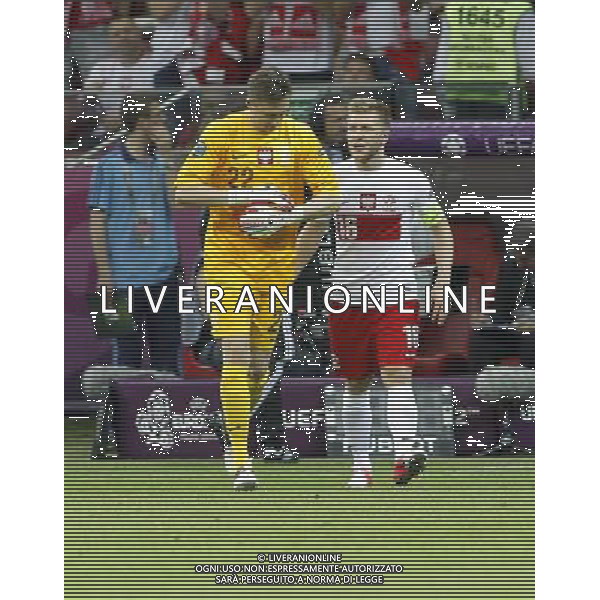 WARSZAWA 08/06/2012 STADION NARODOWY WARSZAWA EURO 2012 PILKA NOZNA MECZ OTWARCIA POLSKA GRECJA FOOTBALL EURO 2012 OPENING MATCH POLAND GREECE N/Z (L) PRZEMYSLAW TYTON JAKUB BLASZCZYKOWSKI FOTO KAMIL KRASZEWSKI APPA/NEWSPIX.PL --- Newspix.pl /AGENZIA ALDO LIVERANI SAS - ITALY ONLY - EDITORIAL USE ONLY Polonia - Grecia Campionati Europei UEFA 2012 Polonia/Ucraina Gruppo A Varsavia (Polonia) 08/06/2012 *** Local Caption *** www.newspix.pl mail us: info@newspix.pl call us: 0048 022 23 22 222 --- Polish Picture Agency by Ringier Axel Springer Poland