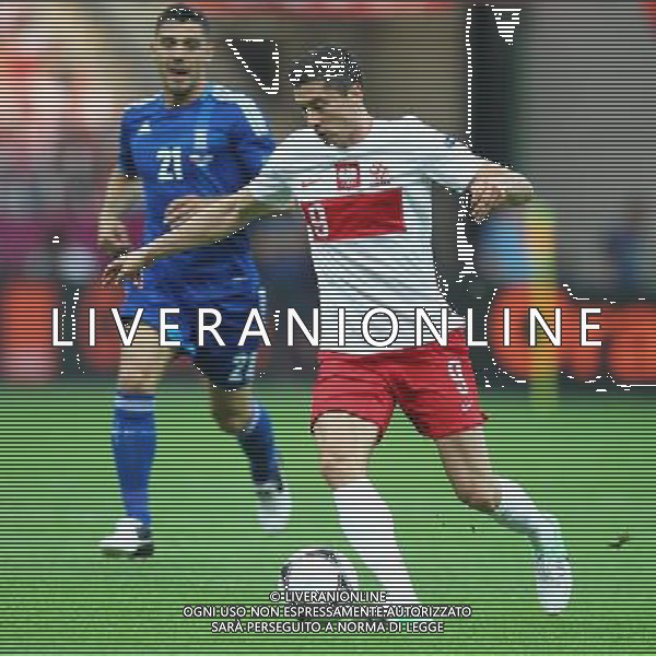 08.06.2012 WARSZAWA - STADION NARODOWY ( WARSAW POLAND NATIONAL STADIUM) PILKA NOZNA (FOOTBALL ) MISTRZOSTWA EUROPY W PILCE NOZNEJ UEFA EURO 2012 ( EUROPEAN CHAPIONSHIPS UEFA EURO 2012 ) GRUPA A ( POOL A ) MECZ POLSKA - GRECJA ( GAME POLAND - GREECE ) NZ ROBERT LEWANDOWSKI FOTO LUKASZ GROCHALA/CYFRASPORT/NEWSPIX.PL --- Newspix.pl /AGENZIA ALDO LIVERANI SAS - ITALY ONLY - EDITORIAL USE ONLY Polonia - Grecia Campionati Europei UEFA 2012 Polonia/Ucraina Gruppo A Varsavia (Polonia) 08/06/2012 *** Local Caption *** www.newspix.pl mail us: info@newspix.pl call us: 0048 022 23 22 222 --- Polish Picture Agency by Ringier Axel Springer Poland