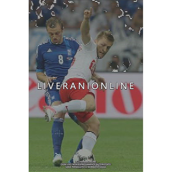 08.06.2012 WARSZAWA - STADION NARODOWY ( WARSAW POLAND NATIONAL STADIUM) PILKA NOZNA (FOOTBALL ) MISTRZOSTWA EUROPY W PILCE NOZNEJ UEFA EURO 2012 ( EUROPEAN CHAMPIONSHIPS UEFA EURO 2012 ) GRUPA A ( POOL A ) MECZ POLSKA - GRECJA ( GAME POLAND - GREECE ) NZ AVRAAM PAPADOPOULOS (L) JAKUB BLASZCZYKOWSKI (P) FOTO MATEUSZ TRZUSKOWSKI/CYFRASPORT/NEWSPIX.PL --- Newspix.pl /AGENZIA ALDO LIVERANI SAS - ITALY ONLY - EDITORIAL USE ONLY Polonia - Grecia Campionati Europei UEFA 2012 Polonia/Ucraina Gruppo A Varsavia (Polonia) 08/06/2012 *** Local Caption *** www.newspix.pl mail us: info@newspix.pl call us: 0048 022 23 22 222 --- Polish Picture Agency by Ringier Axel Springer Poland