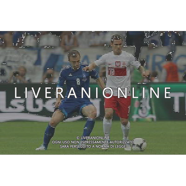 08.06.2012 WARSZAWA - STADION NARODOWY ( WARSAW POLAND NATIONAL STADIUM) PILKA NOZNA (FOOTBALL ) MISTRZOSTWA EUROPY W PILCE NOZNEJ UEFA EURO 2012 ( EUROPEAN CHAMPIONSHIPS UEFA EURO 2012 ) GRUPA A ( POOL A ) MECZ POLSKA - GRECJA ( GAME POLAND - GREECE ) NZ AVRAAM PAPADOPOULOS (L) LUDOVIC OBRANIAK (P) FOTO MATEUSZ TRZUSKOWSKI/CYFRASPORT/NEWSPIX.PL --- Newspix.pl /AGENZIA ALDO LIVERANI SAS - ITALY ONLY - EDITORIAL USE ONLY Polonia - Grecia Campionati Europei UEFA 2012 Polonia/Ucraina Gruppo A Varsavia (Polonia) 08/06/2012 *** Local Caption *** www.newspix.pl mail us: info@newspix.pl call us: 0048 022 23 22 222 --- Polish Picture Agency by Ringier Axel Springer Poland