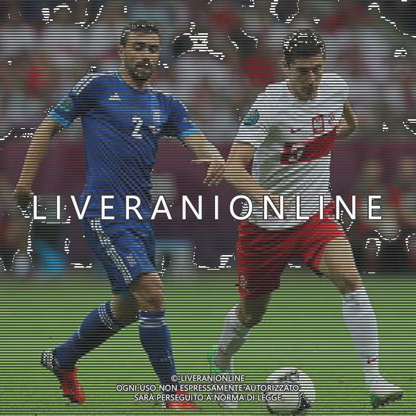 08.06.2012 WARSZAWA - STADION NARODOWY ( WARSAW POLAND NATIONAL STADIUM) PILKA NOZNA (FOOTBALL ) MISTRZOSTWA EUROPY W PILCE NOZNEJ UEFA EURO 2012 ( EUROPEAN CHAMPIONSHIPS UEFA EURO 2012 ) GRUPA A ( POOL A ) MECZ POLSKA - GRECJA ( GAME POLAND - GREECE ) NZ GIANNIS MANIATIS (L) ROBERT LEWANDOWSKI (P) FOTO MATEUSZ TRZUSKOWSKI/CYFRASPORT/NEWSPIX.PL --- Newspix.pl /AGENZIA ALDO LIVERANI SAS - ITALY ONLY - EDITORIAL USE ONLY Polonia - Grecia Campionati Europei UEFA 2012 Polonia/Ucraina Gruppo A Varsavia (Polonia) 08/06/2012 *** Local Caption *** www.newspix.pl mail us: info@newspix.pl call us: 0048 022 23 22 222 --- Polish Picture Agency by Ringier Axel Springer Poland