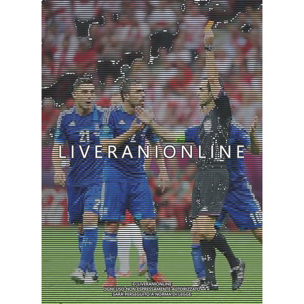 08.06.2012 WARSZAWA (WARSAW POLAND) STADION NARODOWY (NATIONAL STADIUM) PILKA NOZNA (FOOTBALL) UEFA EURO 2012 POLAND UKRAINE MISTRZOSTWA EUROPY W PILCE NOZNEJ POLSKA UKRAINA MECZ OTWARCIA POLSKA - GRECJA (POLAND - GREECE) N/Z CARLOS VELASCO CARBALLO CZERWONA KARTKA SOKRATIS PAPASTATHOPOULOS FOTO NORBERT BARCZYK / PRESSFOCUS/NEWSPIX.PL --- Newspix.pl /AGENZIA ALDO LIVERANI SAS - ITALY ONLY - EDITORIAL USE ONLY Polonia - Grecia Campionati Europei UEFA 2012 Polonia/Ucraina Gruppo A Varsavia (Polonia) 08/06/2012 *** Local Caption *** www.newspix.pl mail us: info@newspix.pl call us: 0048 022 23 22 222 --- Polish Picture Agency by Ringier Axel Springer Poland