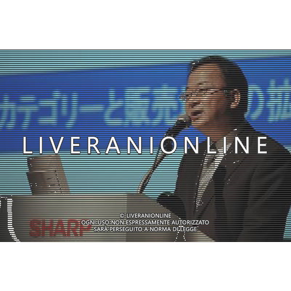 (120608) -- TOKYO, June 8, 2012 () -- Japan\'s electronic giant Sharp Corp. President Takashi Okuda announces the company\'s business strategy for fiscal year 2012, in Tokyo, Japan, June 8, 2012. The company has suffered a net loss of around 4.66 billion USD in the financial year of 2011. (/Ma Ping) (zy) ©photoshot/Agenzia Aldo Liverani Sas - ITALY ONLY - Il Presidente del gigante elettronico Sharp Corp. Takashi Okuda annuncia la strategia commerciale della societa\' per l\'anno fiscale 2012, a Tokyo, in Giappone, 8 giugno 2012.