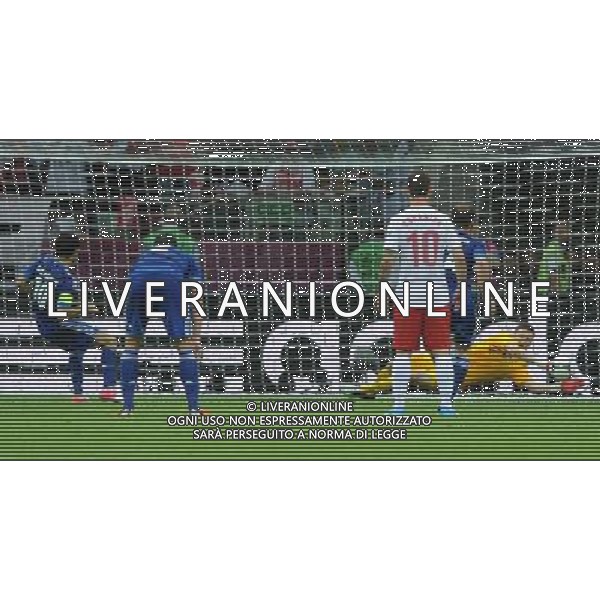 Campionati Europei UEFA 2012 Polonia/Ucraina Gruppo A Varsavia (Polonia) - 08.06.2012 Polonia-Grecia Nella Foto:tyton para il rigore di karagounis /Ph.Vitez-Ag. Aldo Liverani