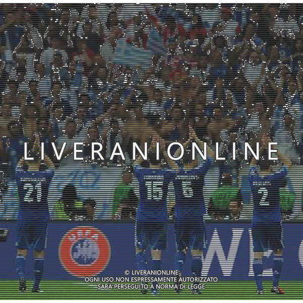 Campionati Europei UEFA 2012 Polonia/Ucraina Gruppo A Varsavia (Polonia) - 08.06.2012 Polonia-Grecia Nella Foto:i giocatori greci salutano i tifosi /Ph.Vitez-Ag. Aldo Liverani