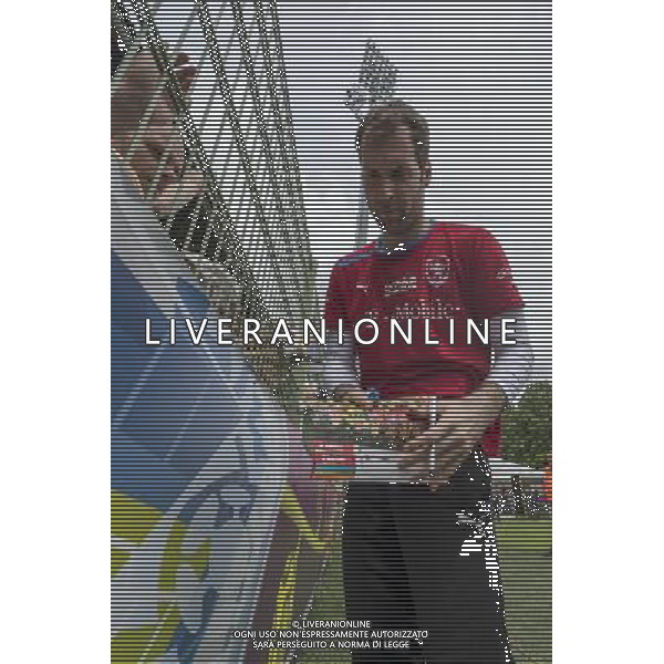 WROCLAW 09 06 2012 TRENING REPREZENTACJI CZECH NA STADIONIE PRZY OPOROWSKIEJ DZIEN PO PO PRZEGRANYM MECZU Z ROSJA 1 4 N Z PETR CECH Czech Republic ROZDAJE AUTOGRAFY SEBASTIAN BOROWSKI Newspix.pl TRAINING OF CZECH REPUBLIC NATIONAL FOOTBALL TEAM AT MUNICIPAL STADIUM OPOROWSKA WROCLAW DAY AFTER THE GAME WITH RUSSIA --- Newspix.pl AG ALDO LIVERANI S A S ONLY ITALY *** Local Caption *** www.newspix.pl mail us: info@newspix.pl call us: 0048 022 23 22 222 --- Polish Picture Agency by Ringier Axel Springer Poland