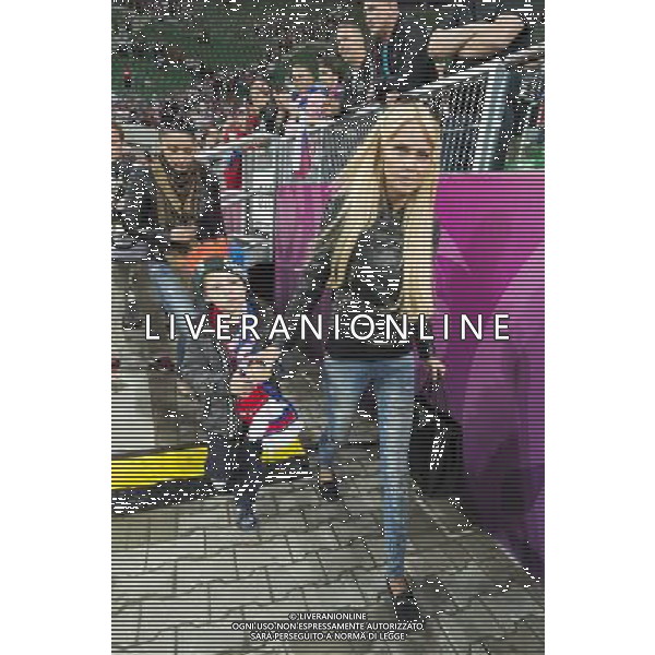 WROCLAW 08 06 2012 STADION MIEJSKI PRZY AL SLASKA 1 ARENA EURO 2012 MECZ NR 2 EURO 2012 ROSJA v CZECHY N Z ROMAN PAVLYUCHENKO Russia WYCIAGNAL DZIEWCZYNY Z TRYBUNY SEBASTIAN BOROWSKI Newspix.pl MUNICIPAL STADIUM WROCLAW AT AL SLASKA 1 GAME 2 OF EURO 2012 RUSSIA v CZECH REPUBLIC --- Newspix.pl AG ALDO LIVERANI S A S ONLY ITALY *** Local Caption *** www.newspix.pl mail us: info@newspix.pl call us: 0048 022 23 22 222 --- Polish Picture Agency by Ringier Axel Springer Poland