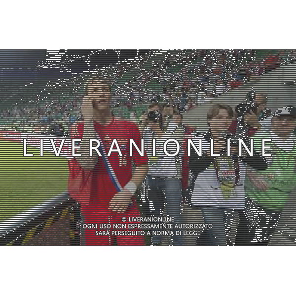 WROCLAW 08 06 2012 STADION MIEJSKI PRZY AL SLASKA 1 ARENA EURO 2012 MECZ NR 2 EURO 2012 ROSJA v CZECHY N Z ROMAN PAVLYUCHENKO Russia SZUKA SWOICH BLISKICH NA TRYBUNIE SEBASTIAN BOROWSKI Newspix.pl MUNICIPAL STADIUM WROCLAW AT AL SLASKA 1 GAME 2 OF EURO 2012 RUSSIA v CZECH REPUBLIC --- Newspix.pl AG ALDO LIVERANI S A S ONLY ITALY *** Local Caption *** www.newspix.pl mail us: info@newspix.pl call us: 0048 022 23 22 222 --- Polish Picture Agency by Ringier Axel Springer Poland