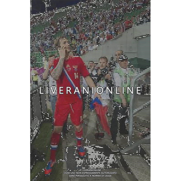 WROCLAW 08 06 2012 STADION MIEJSKI PRZY AL SLASKA 1 ARENA EURO 2012 MECZ NR 2 EURO 2012 ROSJA v CZECHY N Z ROMAN PAVLYUCHENKO Russia SZUKA SWOICH BLISKICH NA TRYBUNIE SEBASTIAN BOROWSKI Newspix.pl MUNICIPAL STADIUM WROCLAW AT AL SLASKA 1 GAME 2 OF EURO 2012 RUSSIA v CZECH REPUBLIC --- Newspix.pl AG ALDO LIVERANI S A S ONLY ITALY *** Local Caption *** www.newspix.pl mail us: info@newspix.pl call us: 0048 022 23 22 222 --- Polish Picture Agency by Ringier Axel Springer Poland