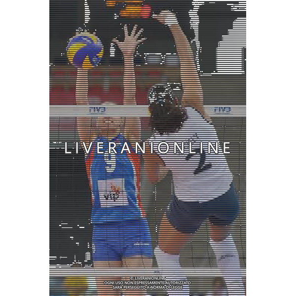 09.06.2012 - Lodz , Atlas Arena , siatkowka , World Grand Prix 2012 , Serbia (niebieskie) - Brazylia (biale) N/Z Jovana Vesovic , Juciely Cristina Silva WOMAN VOLLEYBALL WORLD GRAND PRIX BRASIL vs SERBIA Fot. Mariusz Palczynski / Edytor.net/NEWSPIX.PL --- Newspix.pl AG ALDO LIVERANI S A S ONLY ITALY *** Local Caption *** www.newspix.pl mail us: info@newspix.pl call us: 0048 022 23 22 222 --- Polish Picture Agency by Ringier Axel Springer Poland