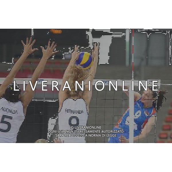 09.06.2012 - Lodz , Atlas Arena , siatkowka , World Grand Prix 2012 , Serbia (niebieskie) - Brazylia (biale) N/Z Adenizia Silva , Fernanda Ferreira , Jovana Vesovic WOMAN VOLLEYBALL WORLD GRAND PRIX BRASIL vs SERBIA Fot. Mariusz Palczynski / Edytor.net/NEWSPIX.PL --- Newspix.pl AG ALDO LIVERANI S A S ONLY ITALY *** Local Caption *** www.newspix.pl mail us: info@newspix.pl call us: 0048 022 23 22 222 --- Polish Picture Agency by Ringier Axel Springer Poland