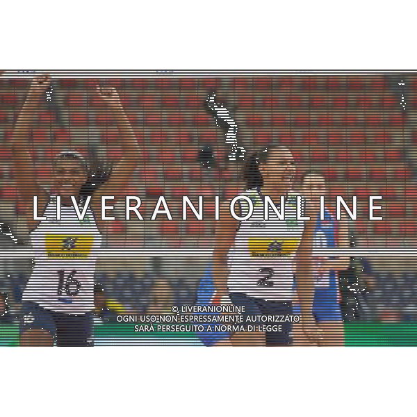 09.06.2012 - Lodz , Atlas Arena , siatkowka , World Grand Prix 2012 , Serbia (niebieskie) - Brazylia (biale) N/Z Fernanda Rodrigues , Juciely Cristina Silva WOMAN VOLLEYBALL WORLD GRAND PRIX BRASIL vs SERBIA Fot. Mariusz Palczynski / Edytor.net/NEWSPIX.PL --- Newspix.pl AG ALDO LIVERANI S A S ONLY ITALY *** Local Caption *** www.newspix.pl mail us: info@newspix.pl call us: 0048 022 23 22 222 --- Polish Picture Agency by Ringier Axel Springer Poland