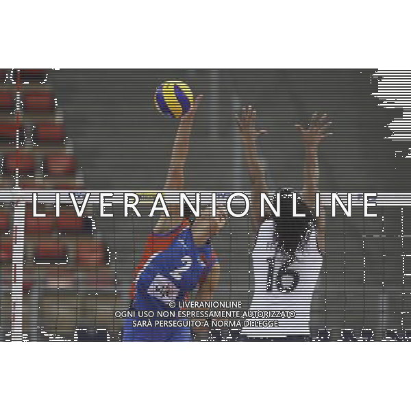 09.06.2012 LODZ, HALA ATLAS ARENA , SIATKOWKA KOBIET TURNIEJ WORLD GRAND PRIX (WOMEN\'S VOLLEYBALL FIVB WGP ) MECZ (GAME MATCH) SERBIA - BRAZYLIA (SERBIA - BRASIL) NZ JOVANA BRAKOCEVIC ( L) FERNANDA RODRIGUES ( P) FOTO KATARZYNA PLEWCZYNSKA/CYFRASPORT/NEWSPIX.PL --- Newspix.pl --- Newspix.pl AG ALDO LIVERANI S A S ONLY ITALY *** Local Caption *** www.newspix.pl mail us: info@newspix.pl call us: 0048 022 23 22 222 --- Polish Picture Agency by Ringier Axel Springer Poland