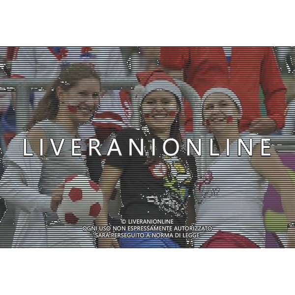(120609) -- WARSAW, June 9, 2012 () -- Fans of Poland pose before the Group A match between Russia and the Czech Republic at the Euro 2012 football championship in Wroclaw, Poland, June 8, 2012. (/Wu Wei) (jyc) ©PHOTOSHOT/Agenzia Aldo Liverani Sas - ITALY ONLY: Russia - Repubblica Ceca Campionati Europei UEFA 2012 Polonia/Ucraina Gruppo A Wroclaw (Polonia) 08/06/2012 