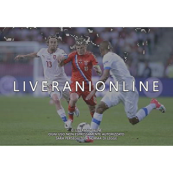 (120609) -- WARSAW, June 9, 2012 () -- Andrey Arshavin (C) of Russia runs with the ball during the Group A match against the Czech Republic at the Euro 2012 football championships in Wroclaw, Poland, June 8, 2012. (/Wu Wei) (jyc) ©PHOTOSHOT/Agenzia Aldo Liverani Sas - ITALY ONLY: Russia - Repubblica Ceca Campionati Europei UEFA 2012 Polonia/Ucraina Gruppo A Wroclaw (Polonia) 08/06/2012 