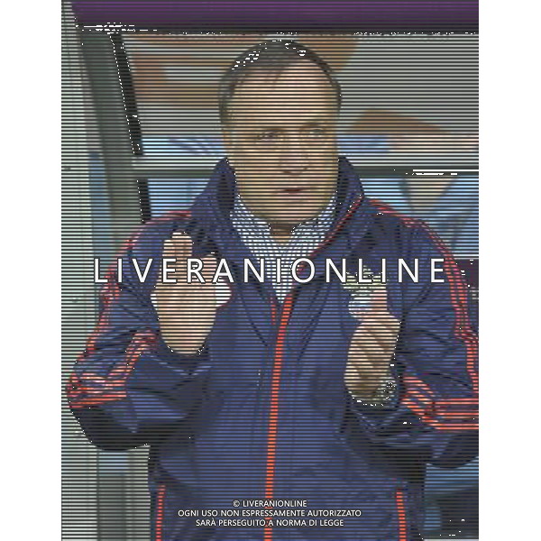 (120609) -- WARSAW, June 9, 2012 () -- Dick Advocaat, head coach of Russia reacts during the Group A match against the Czech Republic at the Euro 2012 football championships in Wroclaw, Poland, June 8, 2012. (/Wu Wei) (jyc) ©PHOTOSHOT/Agenzia Aldo Liverani Sas - ITALY ONLY: Russia - Repubblica Ceca Campionati Europei UEFA 2012 Polonia/Ucraina Gruppo A Wroclaw (Polonia) 08/06/2012 