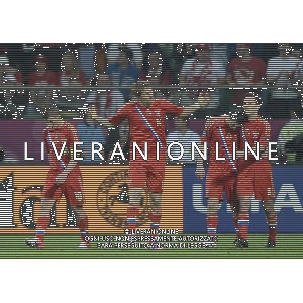 (120609) -- WARSAW, June 9, 2012 () -- Roman Pavlyuchenko (2nd L) celebrates after scoring during the Group A match against the Czech Republic at the Euro 2012 football championships in Wroclaw, Poland, June 8, 2012. Russia won 4-1. (/Wu Wei) (jyc) ©PHOTOSHOT/Agenzia Aldo Liverani Sas - ITALY ONLY: Russia - Repubblica Ceca Campionati Europei UEFA 2012 Polonia/Ucraina Gruppo A Wroclaw (Polonia) 08/06/2012 