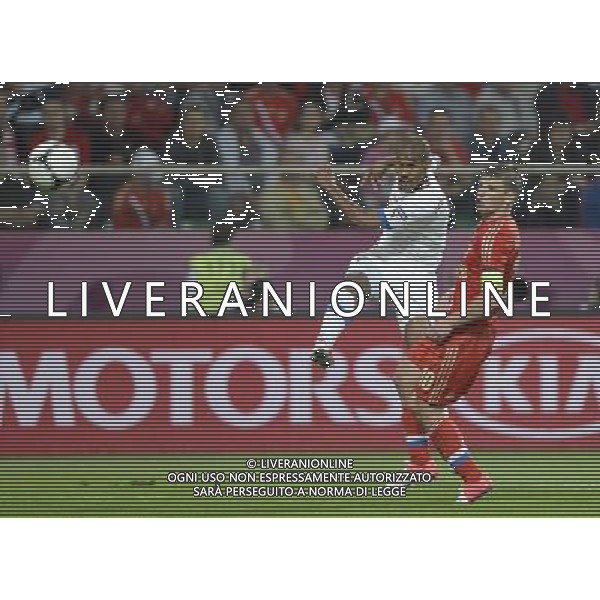 (120609) -- WROCLAW, June 9, 2012 () -- Theo Gebre Selassie (L) of the Czech Republic shoots during the Group A match against Russia at the Euro 2012 football championships in Wroclaw, Poland, June 8, 2012. Russia won 4-1. (/Wu Wei) (jyc) ©PHOTOSHOT/Agenzia Aldo Liverani Sas - ITALY ONLY: Russia - Repubblica Ceca Campionati Europei UEFA 2012 Polonia/Ucraina Gruppo A Wroclaw (Polonia) 08/06/2012 