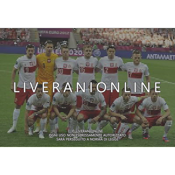 (120609) -- WARSAW, June 9, 2012 () -- Players of Poland pose for a team photo before the Group A match against Greece at the Euro 2012 football championship in Warsaw, Poland, June 8, 2012. (/Ma Ning) (jyc) ©photoshot/Agenzia Aldo Liverani Sas - ITALY ONLY: Polonia - Grecia Campionati Europei UEFA 2012 Polonia/Ucraina Gruppo A Varsavia (Polonia) 08/06/2012