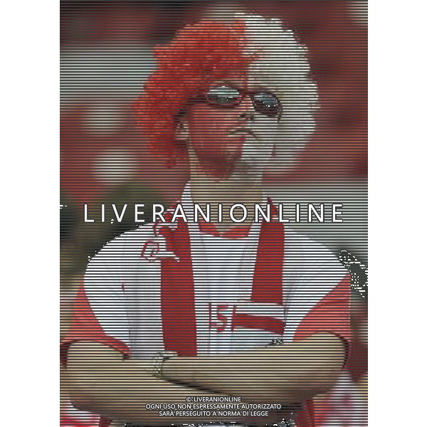 (120609) -- WARSAW, June 9, 2012 () -- A fan of Poland reacts after the Group A match against Greece at the Euro 2012 football championship in Warsaw, Poland, June 8, 2012. The match ended in a 1-1 draw. (/Ma Ning) (jyc) ©photoshot/Agenzia Aldo Liverani Sas - ITALY ONLY: Polonia - Grecia Campionati Europei UEFA 2012 Polonia/Ucraina Gruppo A Varsavia (Polonia) 08/06/2012