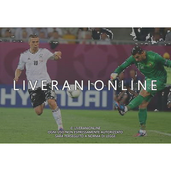 09.06.2012, LWOW, PILKA NOZNA, FOOTBALL, MISTRZOSTWA EUROPY W PILCE NOZNEJ, EURO 2012, FOOTBALL EUROPEAN CHAMPIONSHIP, NIEMCY - PORTUGALIA, GERMANY - PORTUGAL, LUKAS PODOLSKI (GER), RUI PATRICIO (POR) , FOT. TOMASZ JASTRZEBOWSKI / FOTO OLIMPIK/NEWSPIX.PL --- Newspix.pl *** Local Caption *** www.newspix.pl mail us: info@newspix.pl call us: 0048 022 23 22 222 --- Polish Picture Agency by Ringier Axel Springer Poland