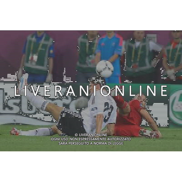 09.06.2012, LWOW, PILKA NOZNA, FOOTBALL, MISTRZOSTWA EUROPY W PILCE NOZNEJ, EURO 2012, FOOTBALL EUROPEAN CHAMPIONSHIP, NIEMCY - PORTUGALIA, GERMANY - PORTUGAL, MARRIO GOMEZ (GER), PEPE (POR) , FOT. TOMASZ JASTRZEBOWSKI / FOTO OLIMPIK/NEWSPIX.PL --- Newspix.pl *** Local Caption *** www.newspix.pl mail us: info@newspix.pl call us: 0048 022 23 22 222 --- Polish Picture Agency by Ringier Axel Springer Poland