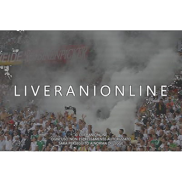 09.06.2012, LWOW, PILKA NOZNA, FOOTBALL, MISTRZOSTWA EUROPY W PILCE NOZNEJ, EURO 2012, FOOTBALL EUROPEAN CHAMPIONSHIP, NIEMCY - PORTUGALIA, GERMANY - PORTUGAL, KIBICE NIEMIEC, DYM, FOT. TOMASZ JASTRZEBOWSKI / FOTO OLIMPIK/NEWSPIX.PL --- Newspix.pl *** Local Caption *** www.newspix.pl mail us: info@newspix.pl call us: 0048 022 23 22 222 --- Polish Picture Agency by Ringier Axel Springer Poland